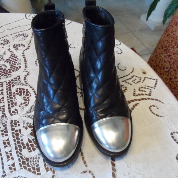 Balmain Black Calf Leather Quilted Ankle Boots w/Silver Cap Toe Size 39B - Picture 3 of 16